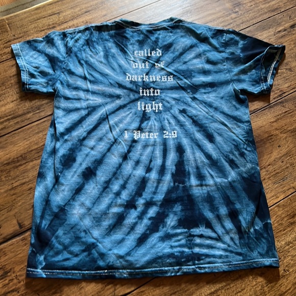 Light Blonde Blue Tie Dye Graphic Short Sleeve Tee.  Size Small - Picture 2 of 4